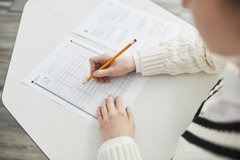 financial conviction test — Fotó: Andy Barbour / Pexels
