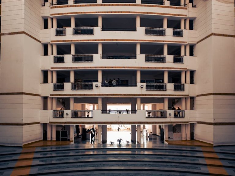 institutional growth momentum — Fotó: LensWitzRaj ㅤ / Pexels