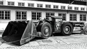 mining equipment breakdown — Fotó: Wolfgang Weiser / Pexels