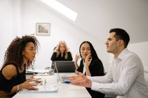 regulatory tension conflict — Fotó: Yan Krukau / Pexels