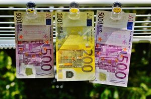 money laundering shadows — Fotó: Pixabay / Pexels
