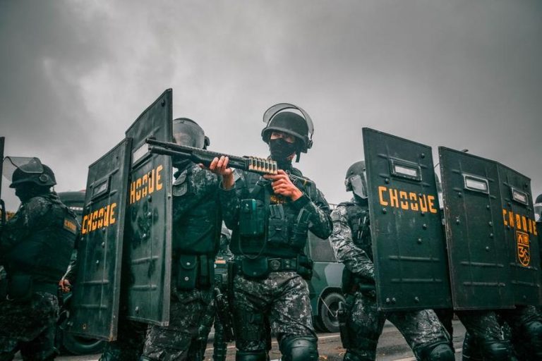 quantum resistance shield — Fotó: Joel Santos / Pexels #14357096