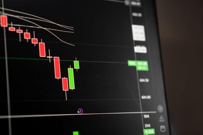 stock market — Fotó: Alex Luna / Pexels #35118208