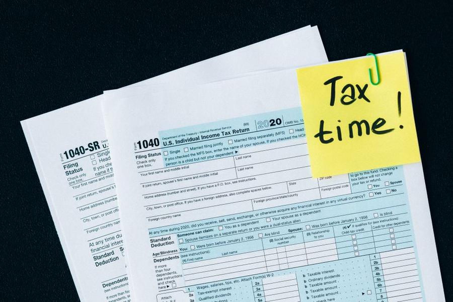 tax forms filing — Fotó: Nataliya Vaitkevich / Pexels