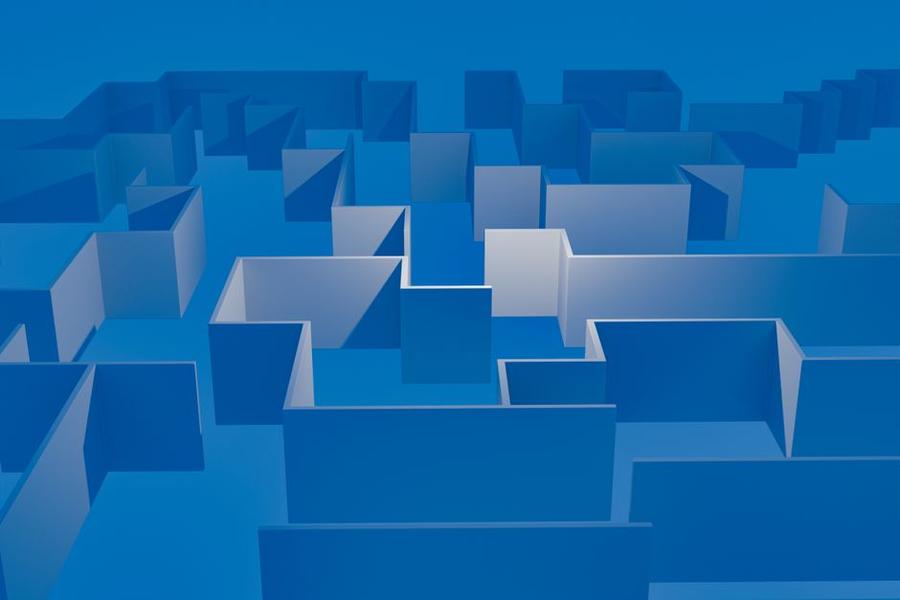 taxation complexity maze — Fotó: Steve A Johnson / Pexels
