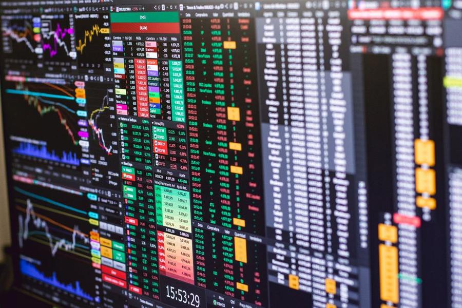 trading charts — Fotó: Rômulo Queiroz / Pexels