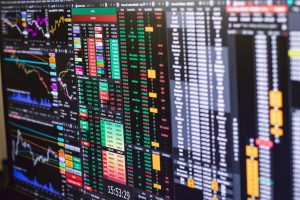 trading charts — Fotó: Rômulo Queiroz / Pexels