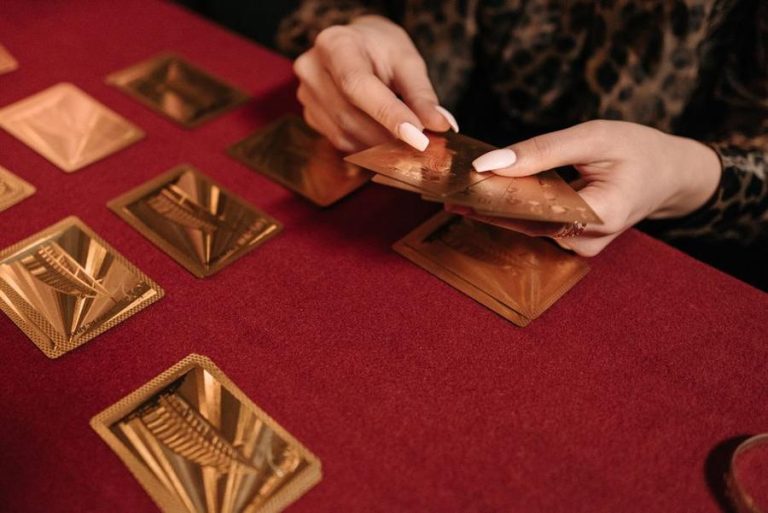 mystery vault gold — Fotó: Pavel Danilyuk / Pexels #7221647