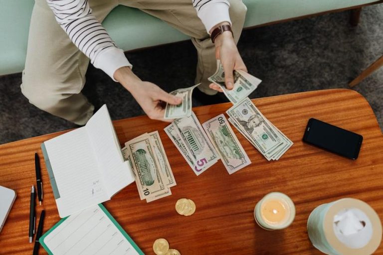 money flow paths — Fotó: https://kaboompics.com/ / Pexels #6328948